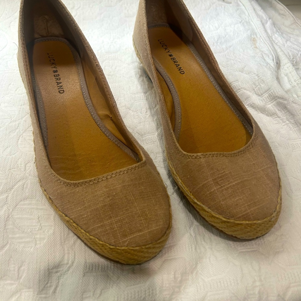 Lucky Brand Ladies dress casual slip on shoes. Size 11 narrow.